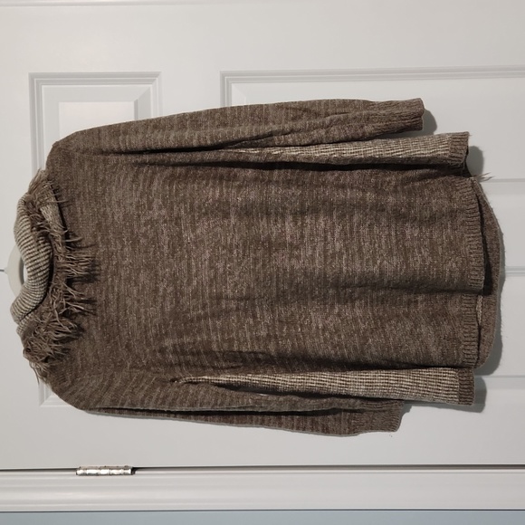 Sweater - Picture 3 of 4